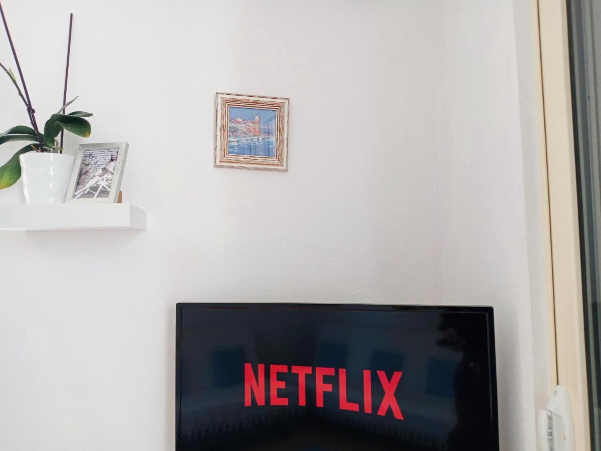 Kristi Apartment 2 Min To Sea Netflix & Espresso Station Sarandë Exterior foto